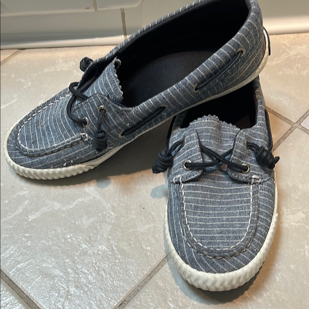 Sperry boat shoes